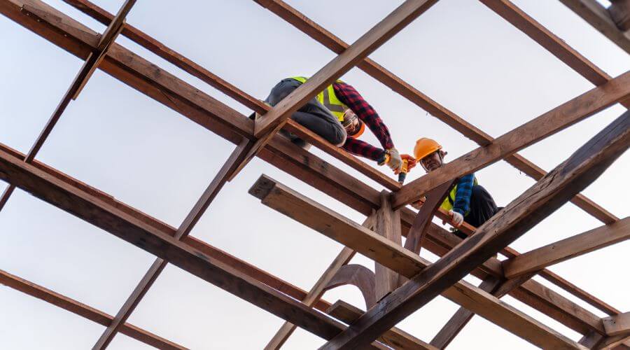 Professional gutter cleaning in Pentwater, MI